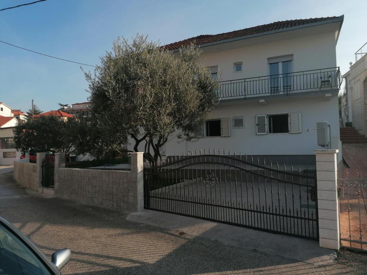 Apartment Katarina Trogir Bagian luar foto